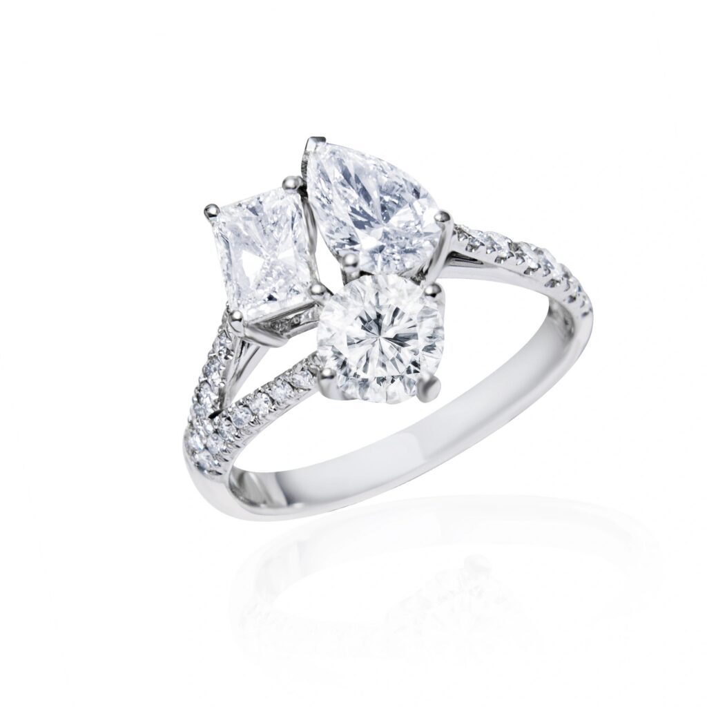 White gold diamond ring